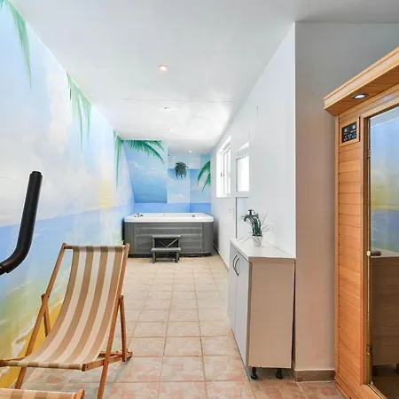 Luxurious With Private Pool Wellness Holiday home