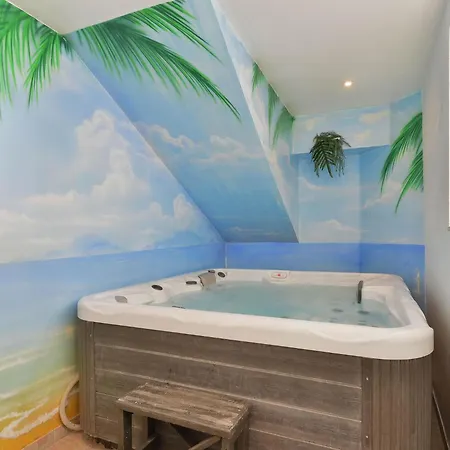Holiday home Luxurious With Private Pool Wellness *