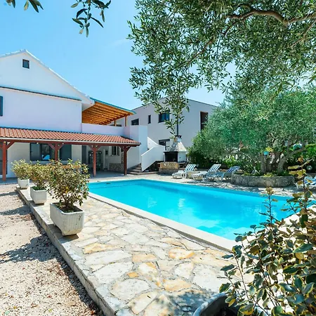 Luxurious With Private Pool Wellness Holiday home
