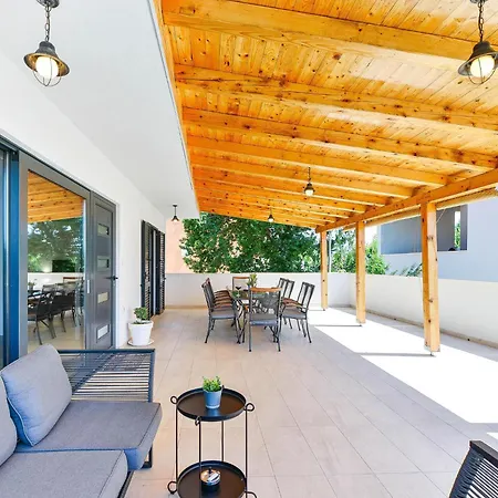 Luxurious With Private Pool Wellness Ferienhaus *